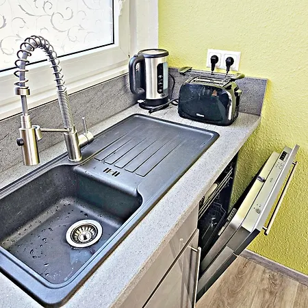 - In Koblenz, Terrasse-garten Apartment *